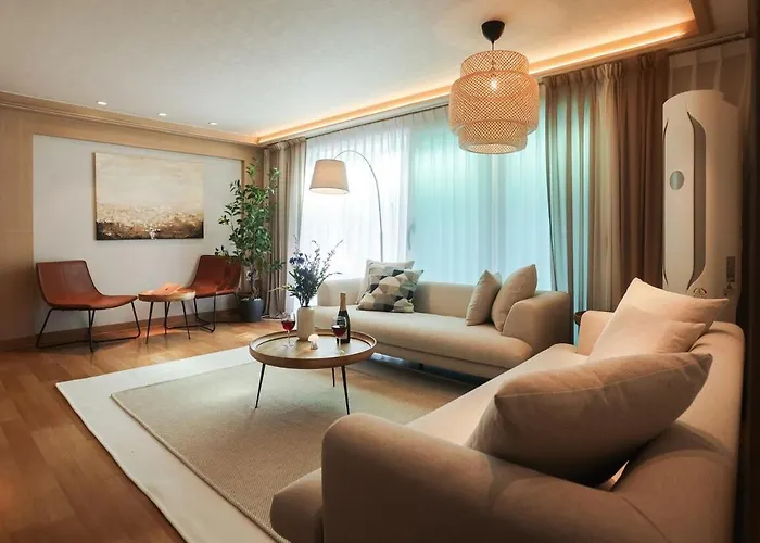 別墅 Mangwon Local Market 5mins, Hongdae, Airport Bus, Hanriver Park 10mins 10ppl, Big Family House 마포레스트