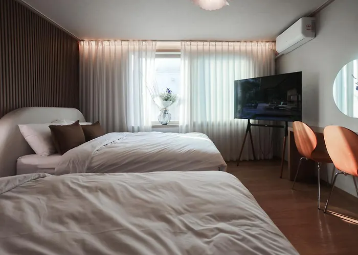 別墅 Mangwon Local Market 5mins, Hongdae, Airport Bus, Hanriver Park 10mins 10ppl, Big Family House 마포레스트