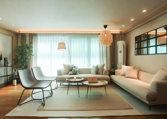 別墅 Mangwon Local Market 5mins, Hongdae, Airport Bus, Hanriver Park 10mins 10ppl, Big Family House 마포레스트 *